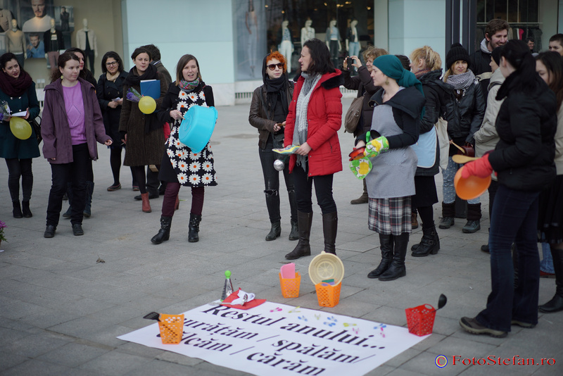 femei protest 8 martie bucuresti